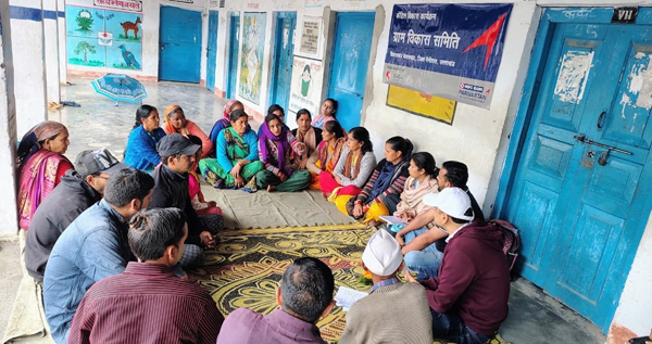 Vikas Jha with the community members in Betalghat